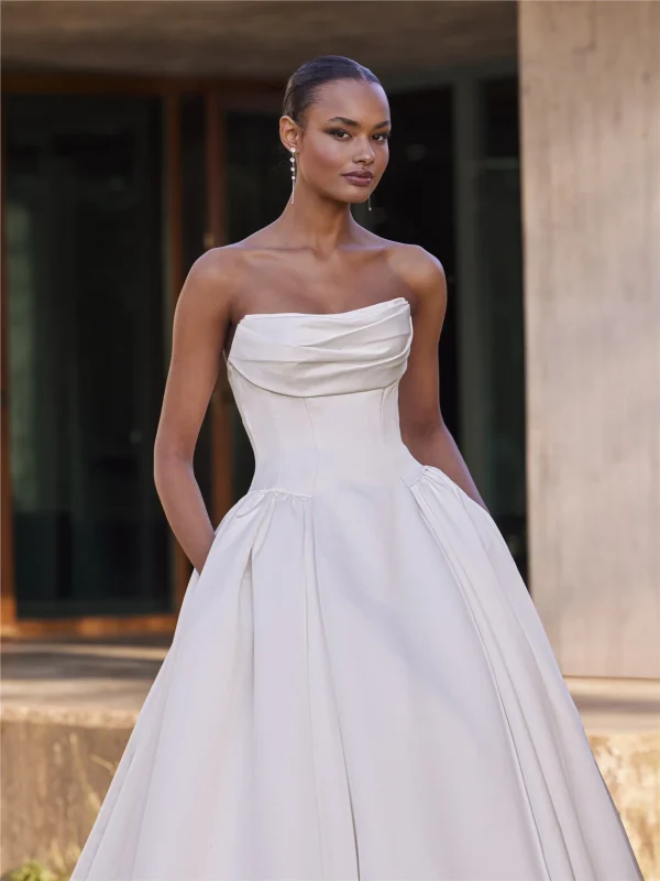 Cillian by Pronovias - Image 4